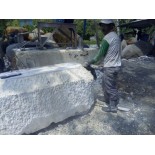 Bañera de mármol tallada