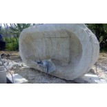 Bañera de mármol tallada