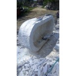 Bañera de mármol tallada