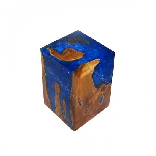 Taburete madera y resina azul
